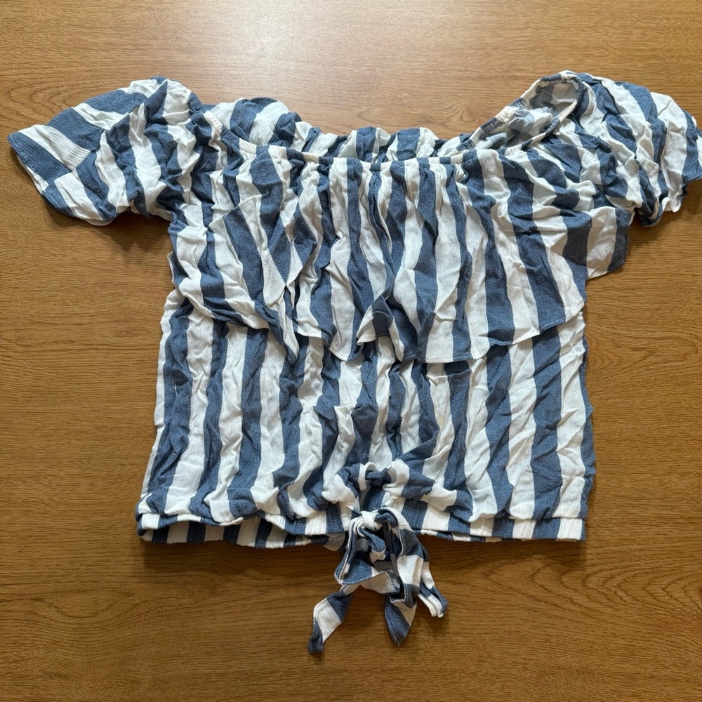American Eagle off-the-shoulder top